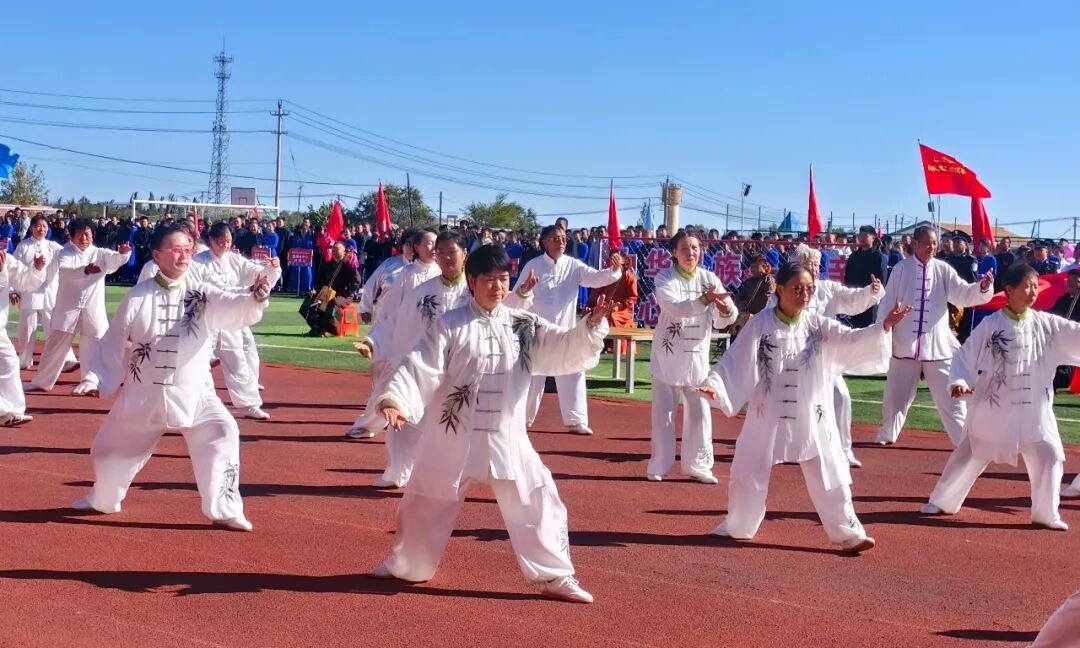 乌拉特中旗2026年“中华民族一家亲·同心奋进‘十五五’”干部职工运动会开幕相关图片